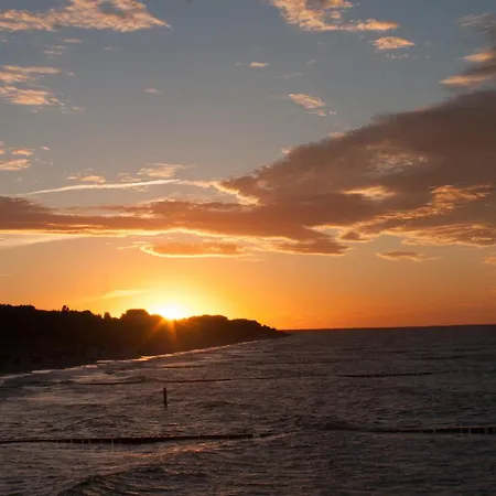 Haus Albatros 2 Апартаменты *